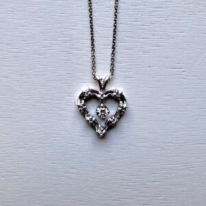 💎 14 Karat Gold Diamond Heart Necklace 💎